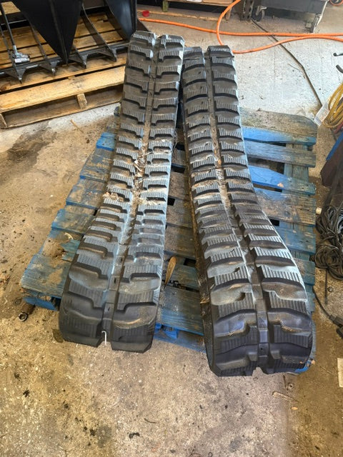46889919 ARISUN PREMIUM RUBBER TRACKS 250X72X45