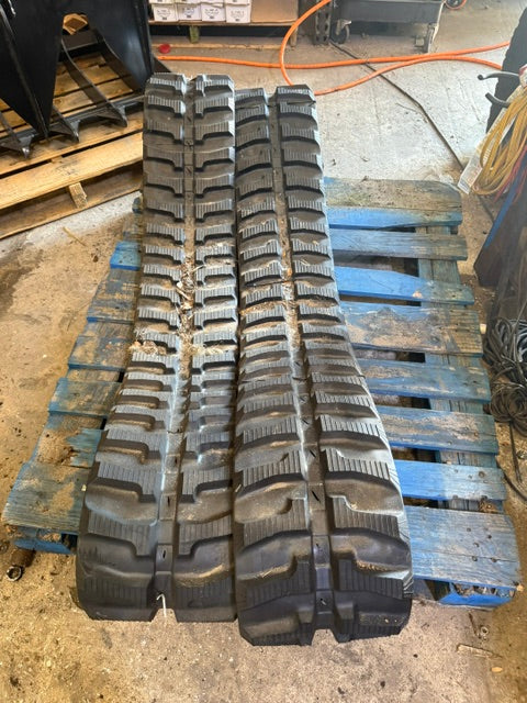 46889919 ARISUN PREMIUM RUBBER TRACKS 250X72X45
